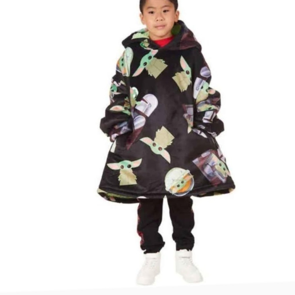 Star Wars Black Blanket with Green Character Design